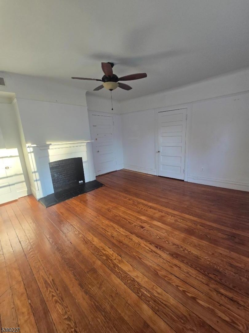 379 Mount Prospect Ave 4
