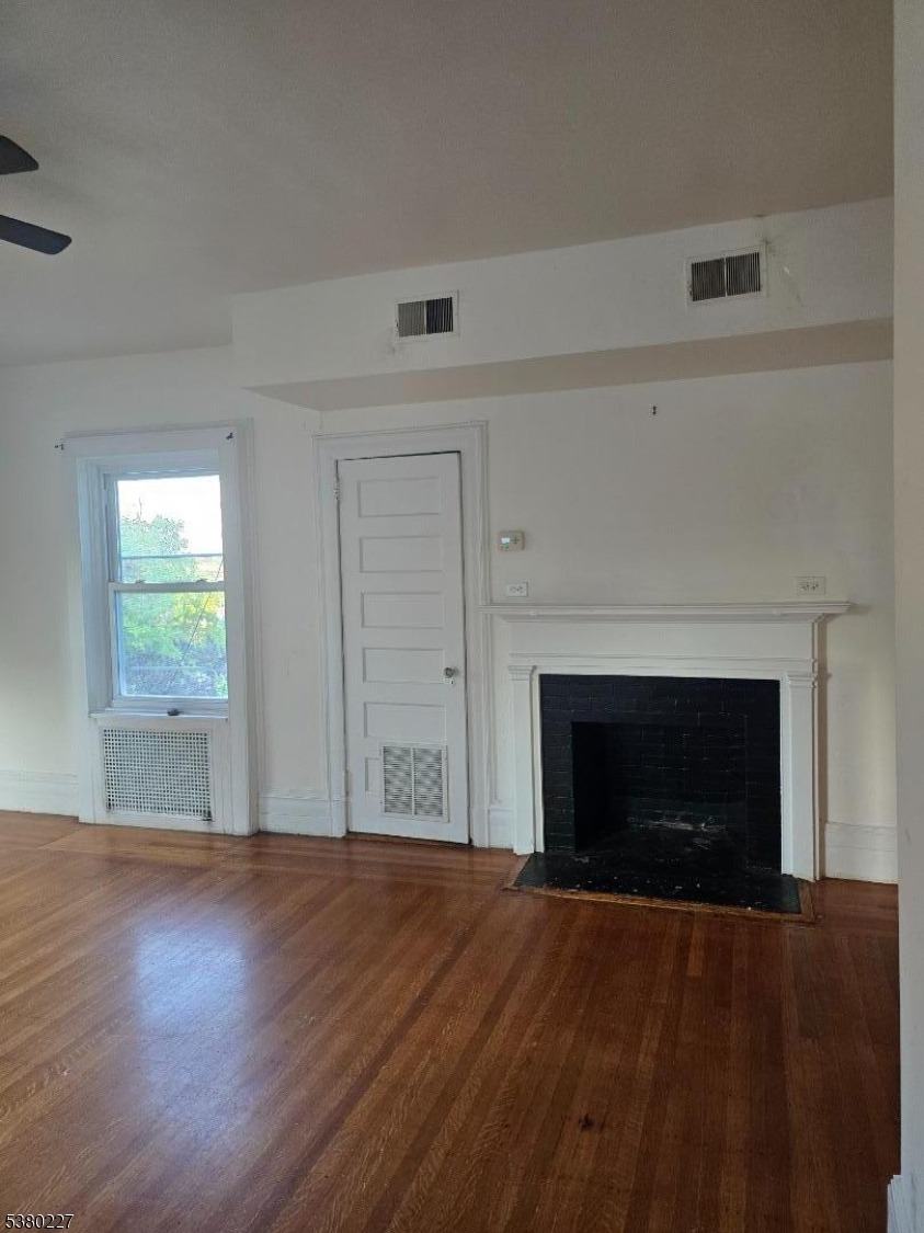 379 Mount Prospect Ave 4