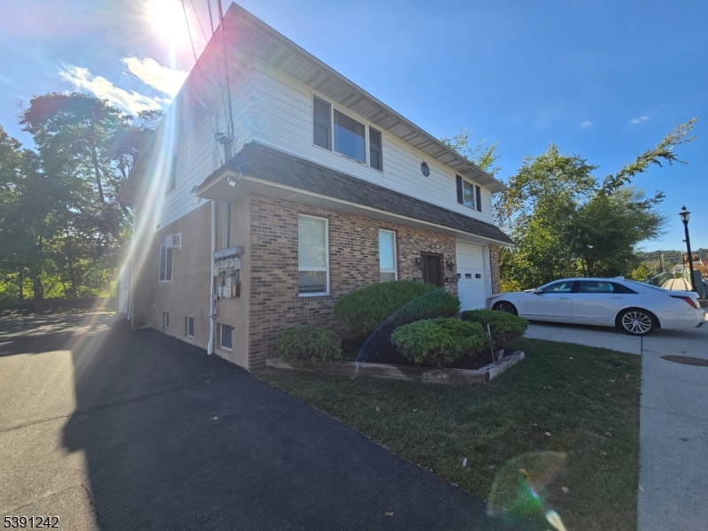 19 Hillery St