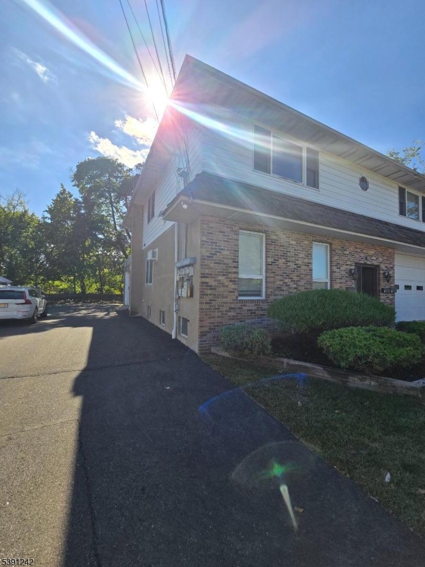 19 Hillery St