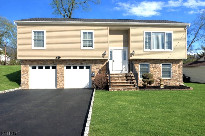 138 Hiawatha Blvd