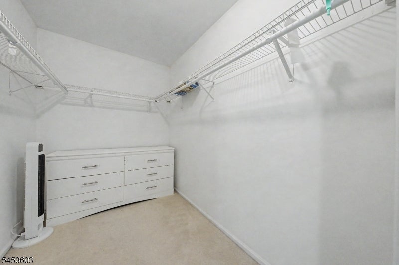 7 Caroline Foster Ct