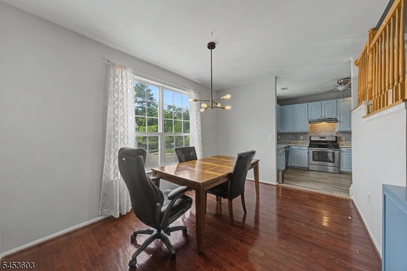7 Caroline Foster Ct