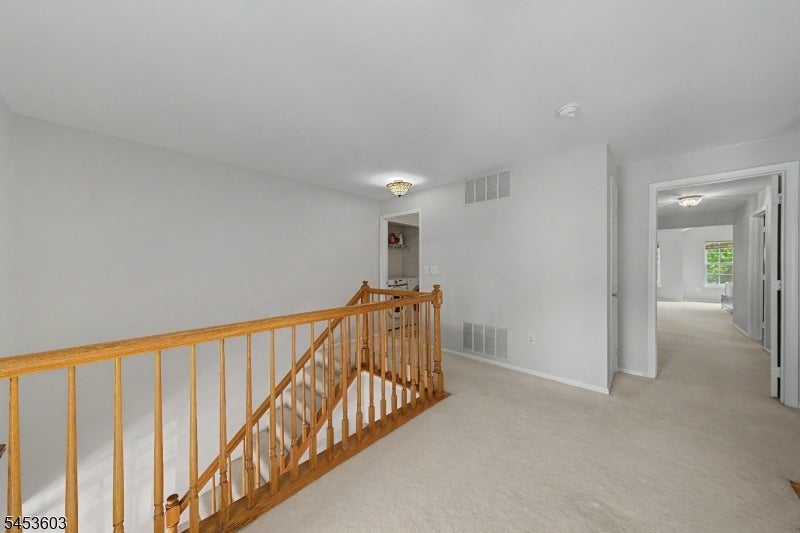 7 Caroline Foster Ct