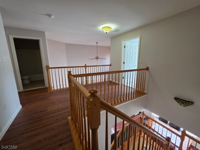 7 Caroline Foster Ct