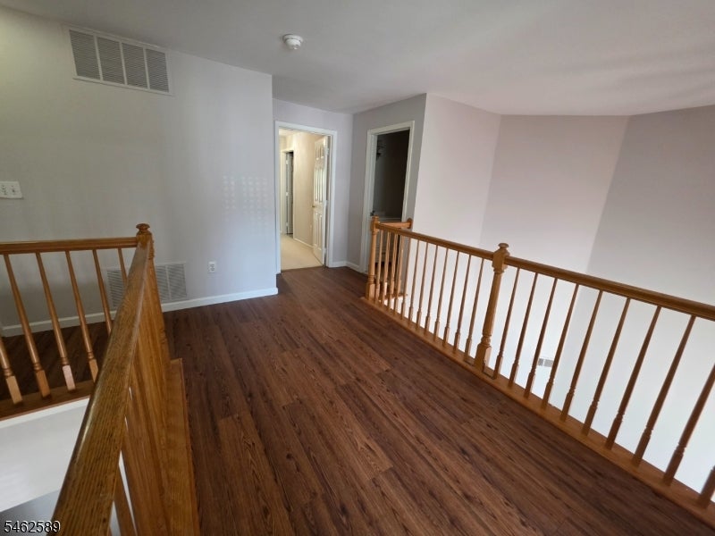 7 Caroline Foster Ct
