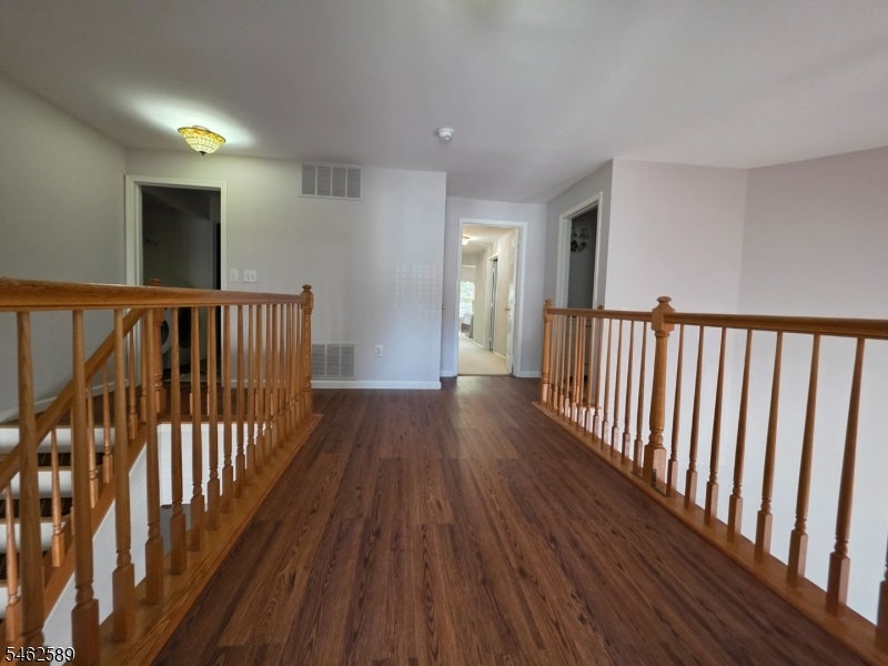 7 Caroline Foster Ct