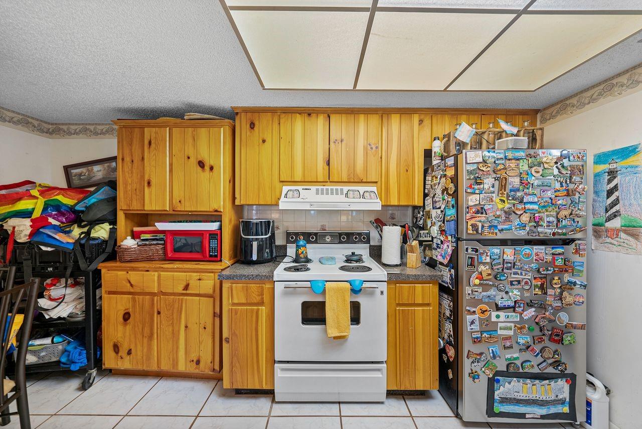 7400 SUNSHINE SKYWAY LANE S Unit: 103