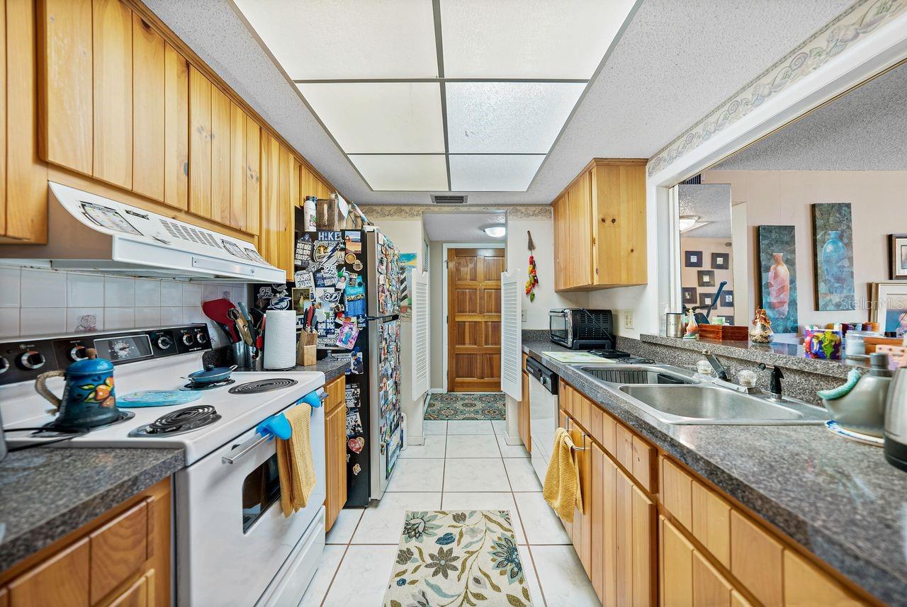 7400 SUNSHINE SKYWAY LANE S Unit: 103