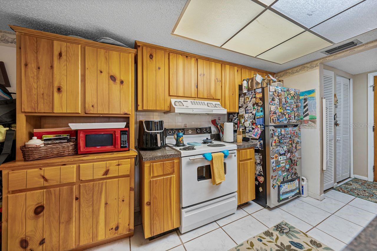 7400 SUNSHINE SKYWAY LANE S Unit: 103