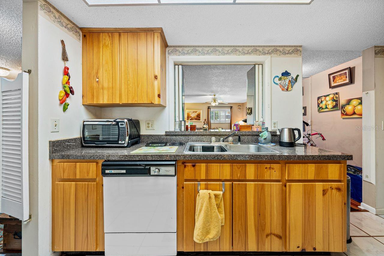 7400 SUNSHINE SKYWAY LANE S Unit: 103