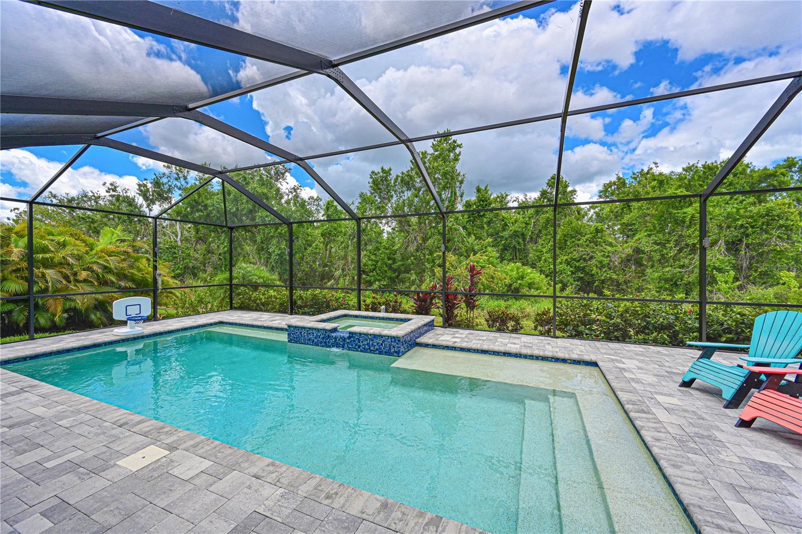8916 ISABELLA CIR