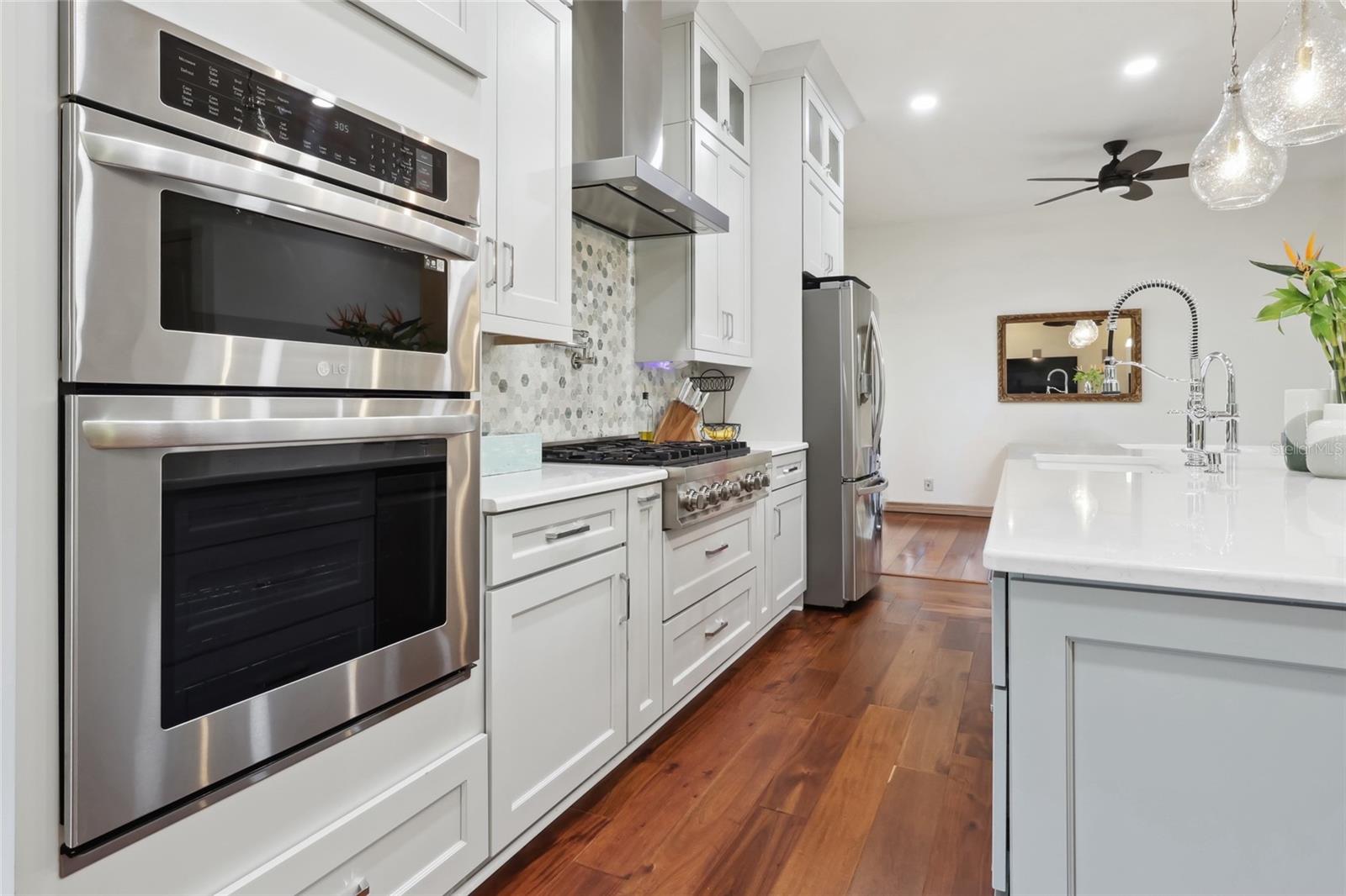4696 DEL SOL BLVD