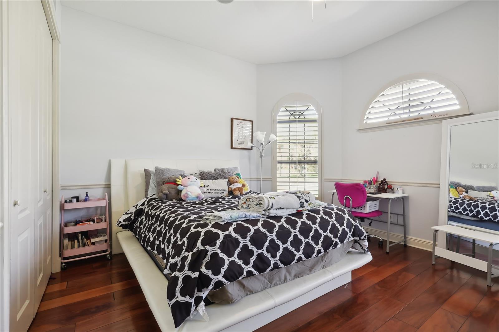 4696 DEL SOL BLVD