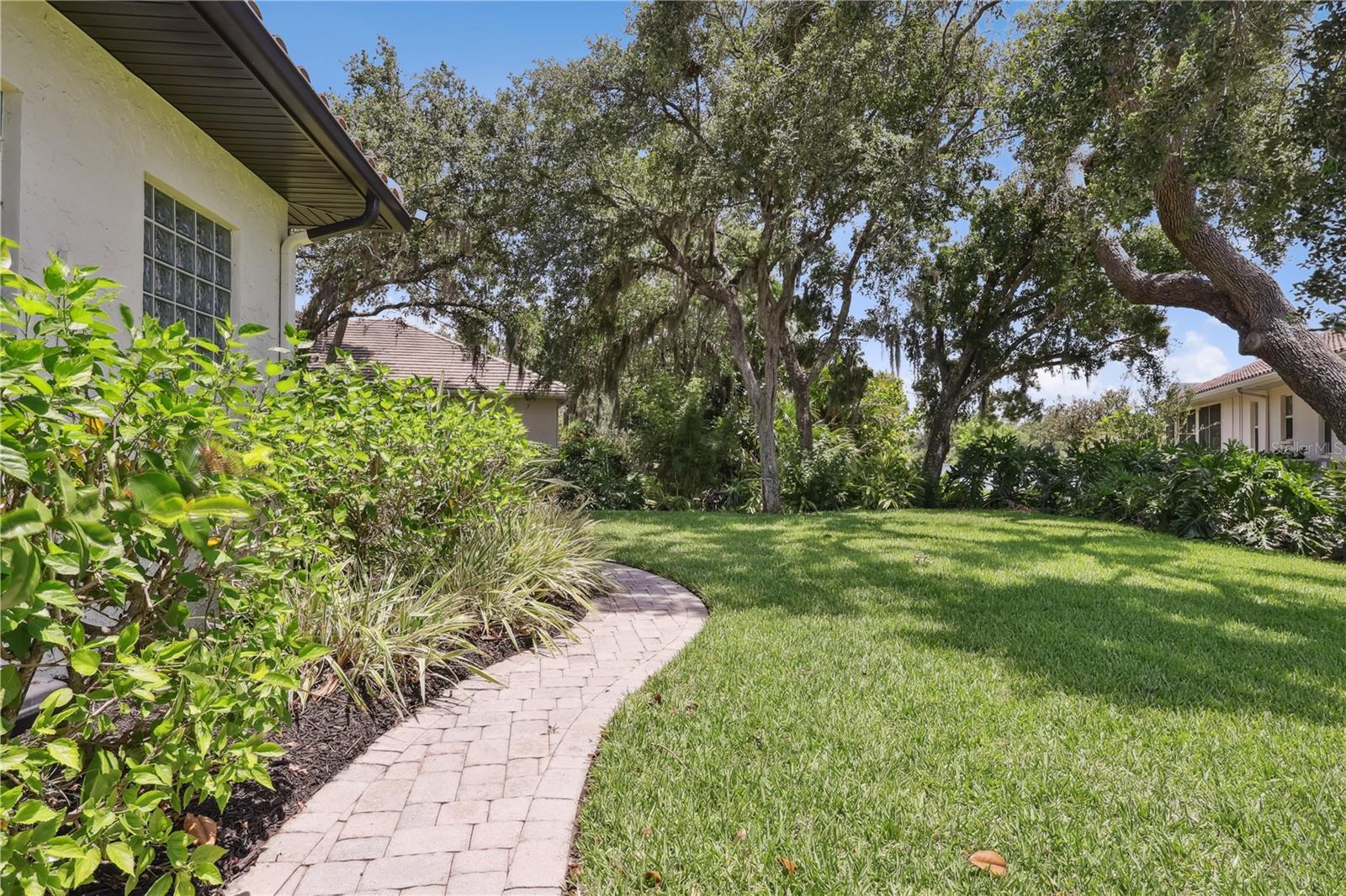 4696 DEL SOL BLVD