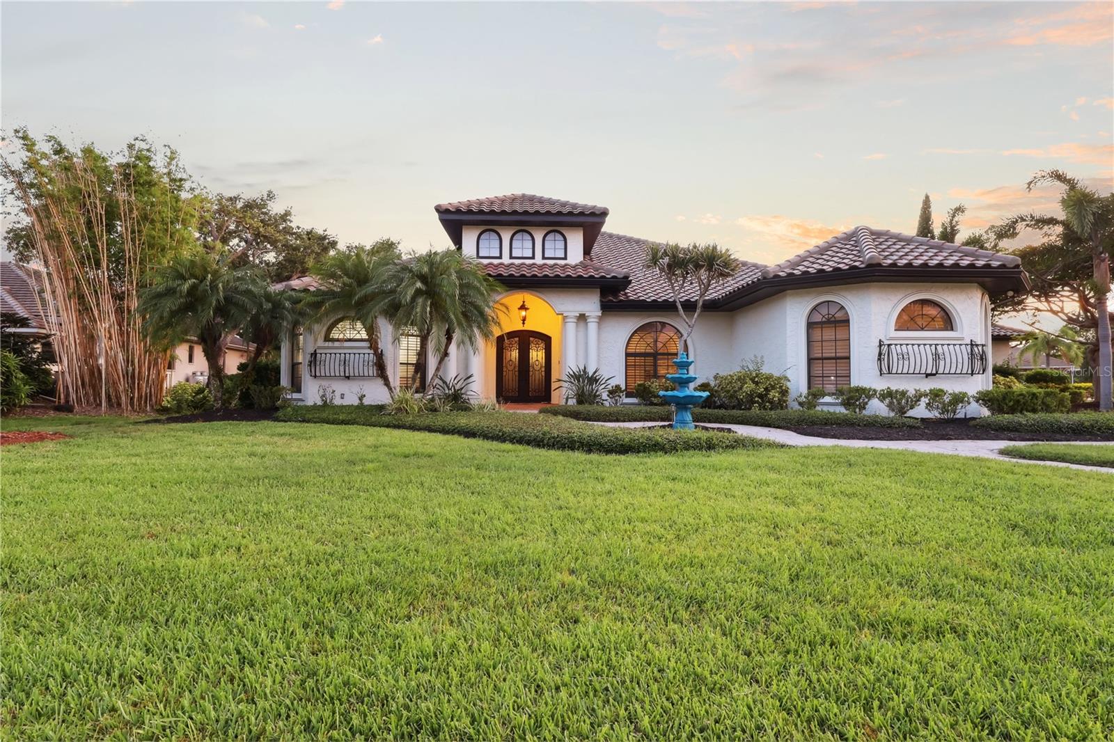 4696 DEL SOL BLVD