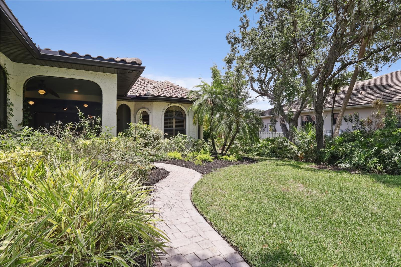 4696 DEL SOL BLVD