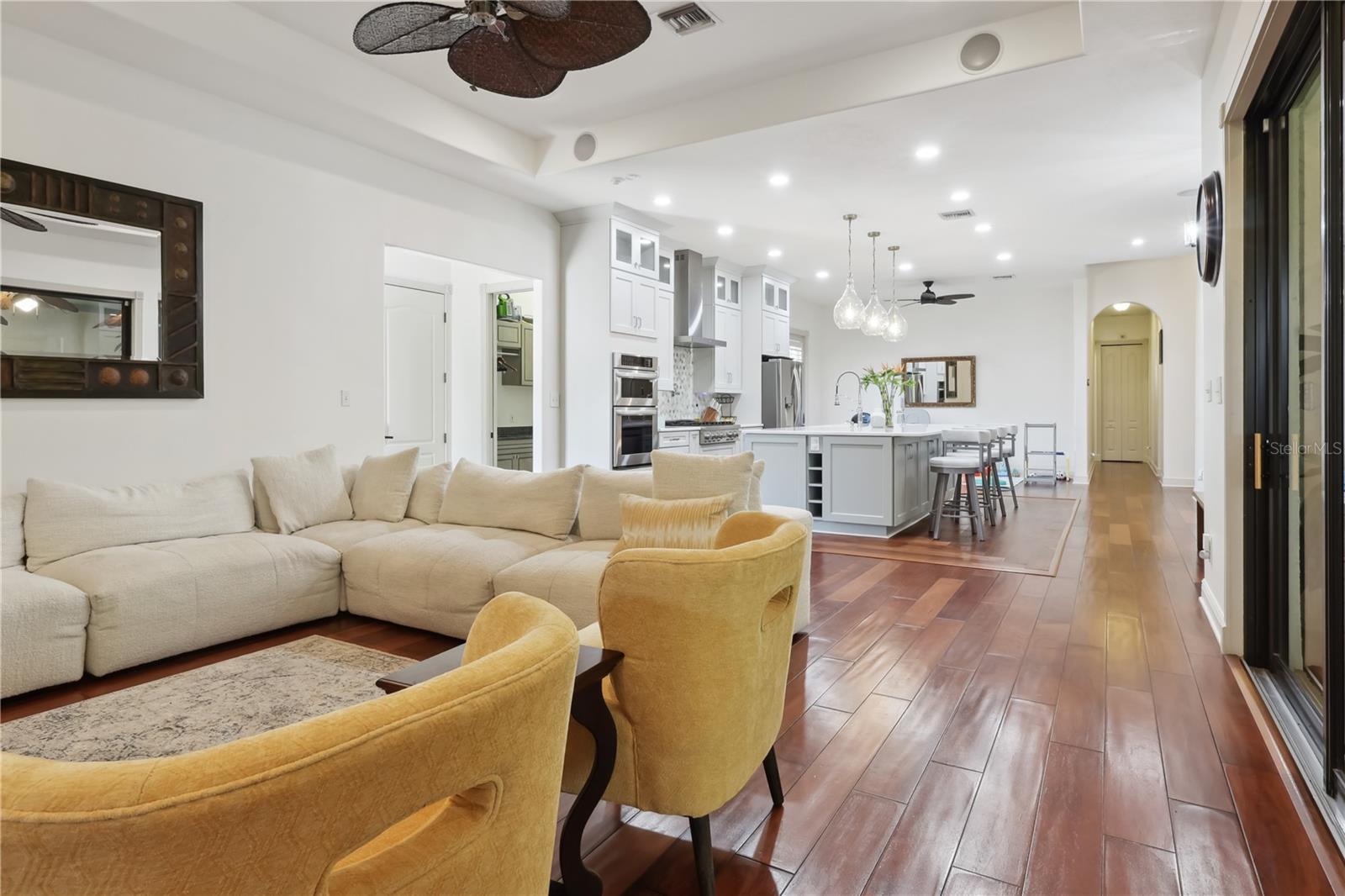 4696 DEL SOL BLVD