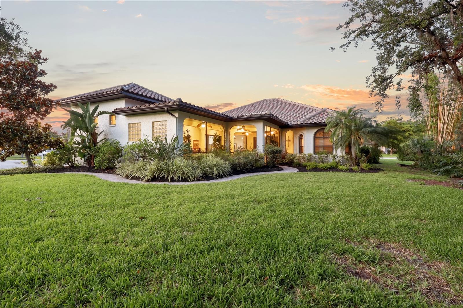 4696 DEL SOL BLVD