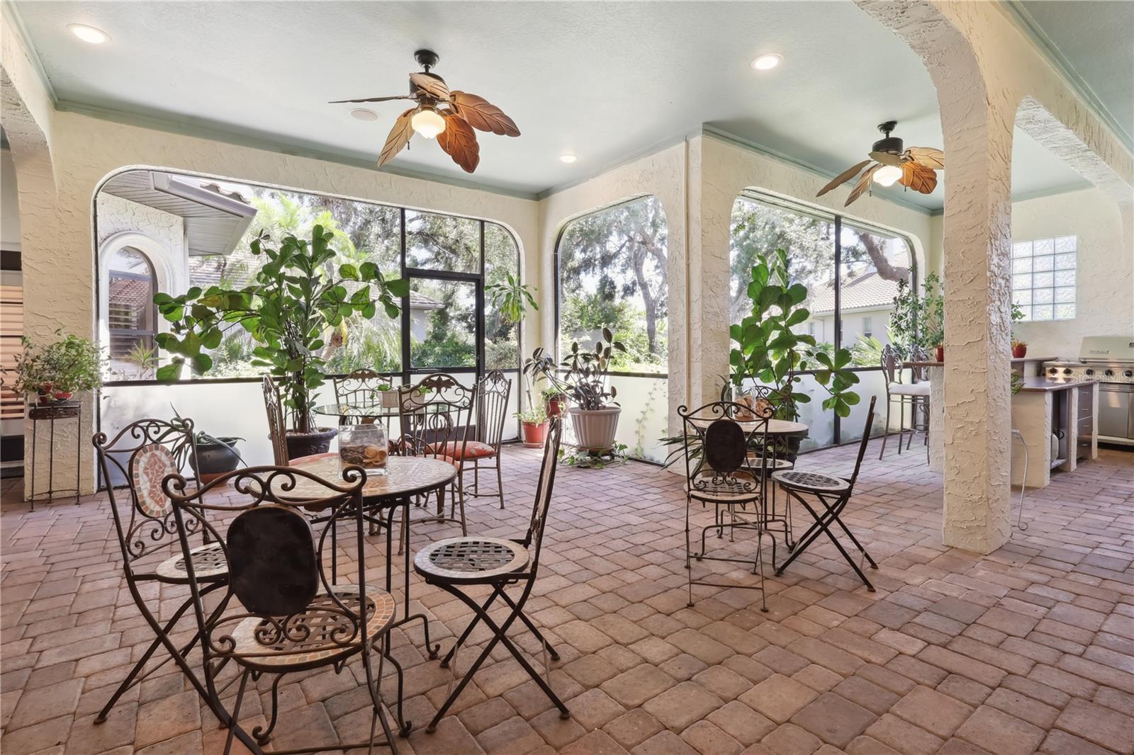 4696 DEL SOL BLVD