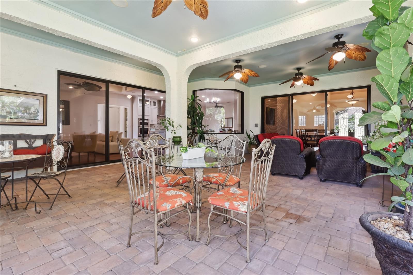 4696 DEL SOL BLVD