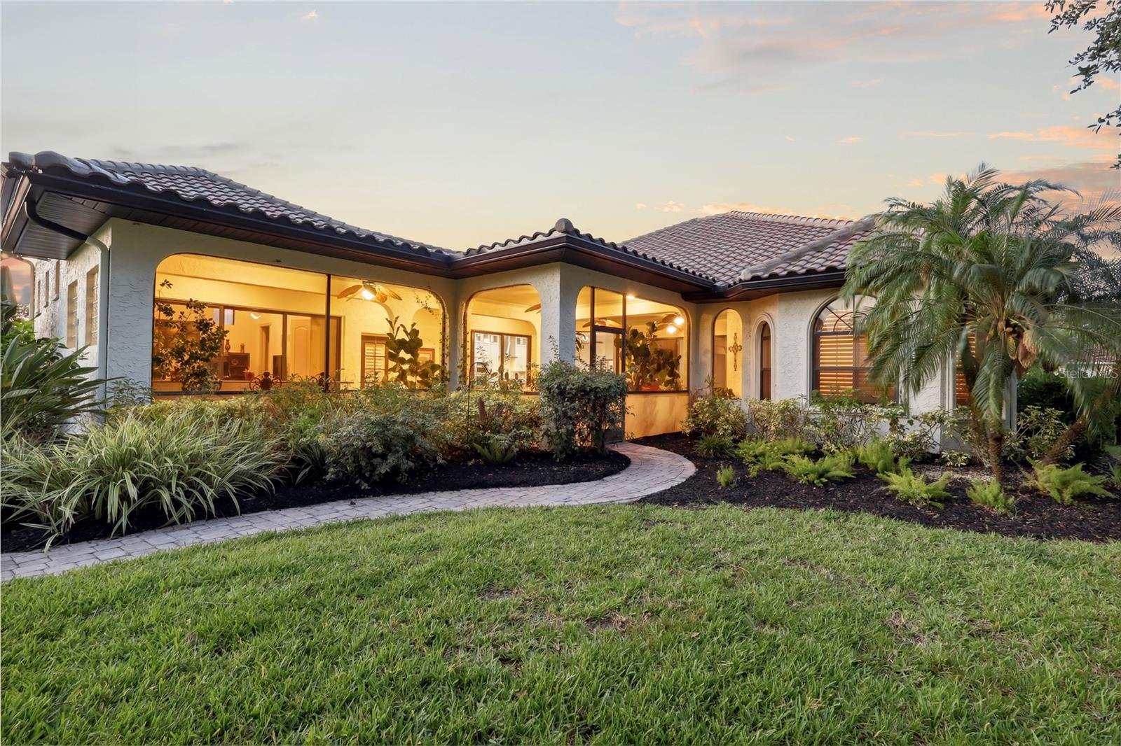 4696 DEL SOL BLVD
