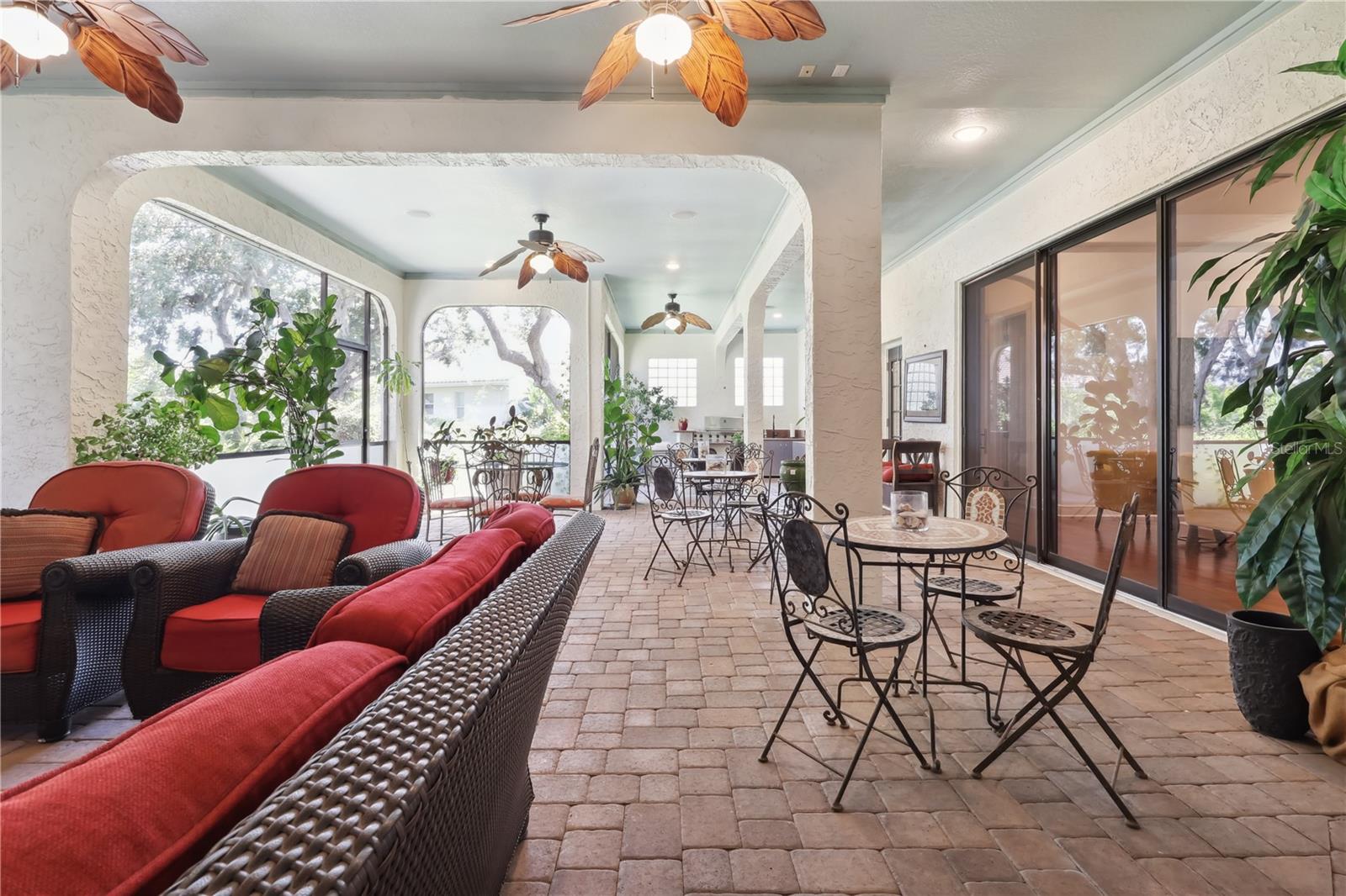 4696 DEL SOL BLVD