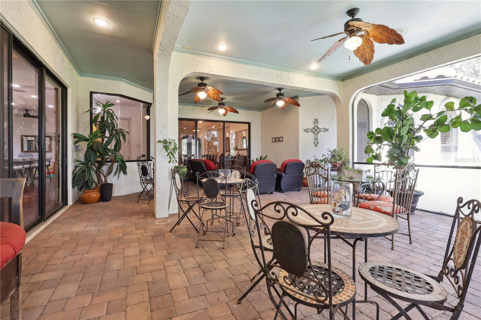 4696 DEL SOL BLVD