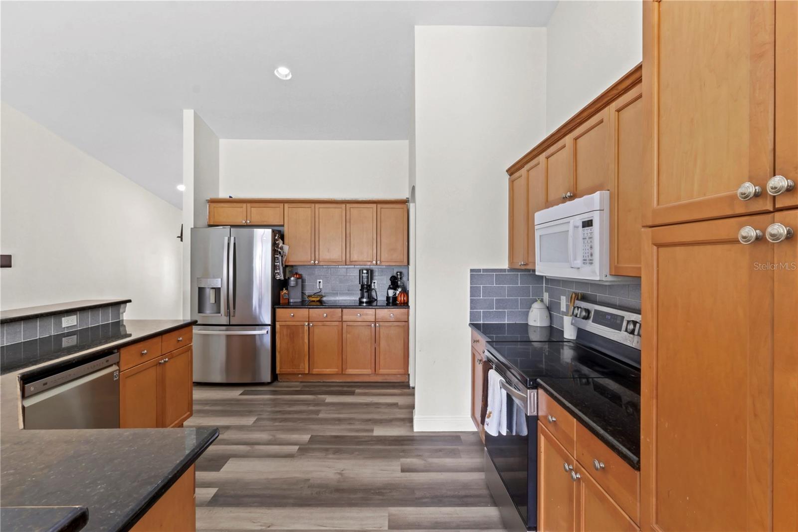 5190 BUTTERFLY LN