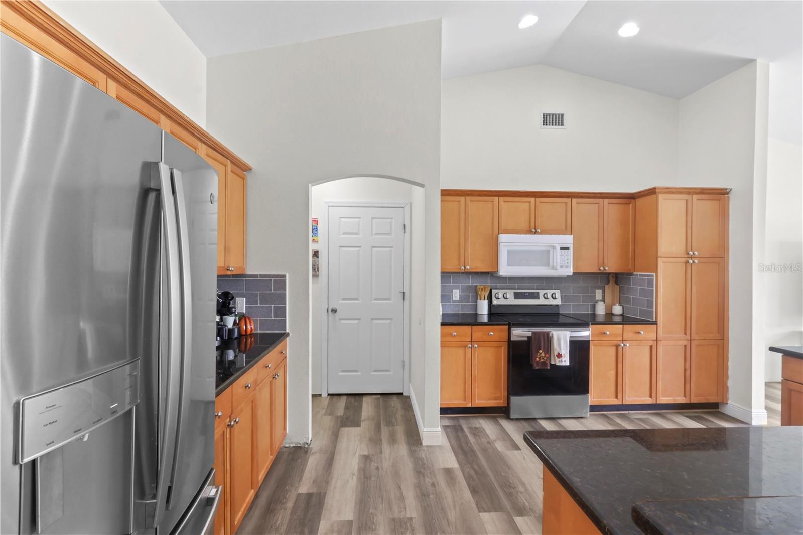 5190 BUTTERFLY LN