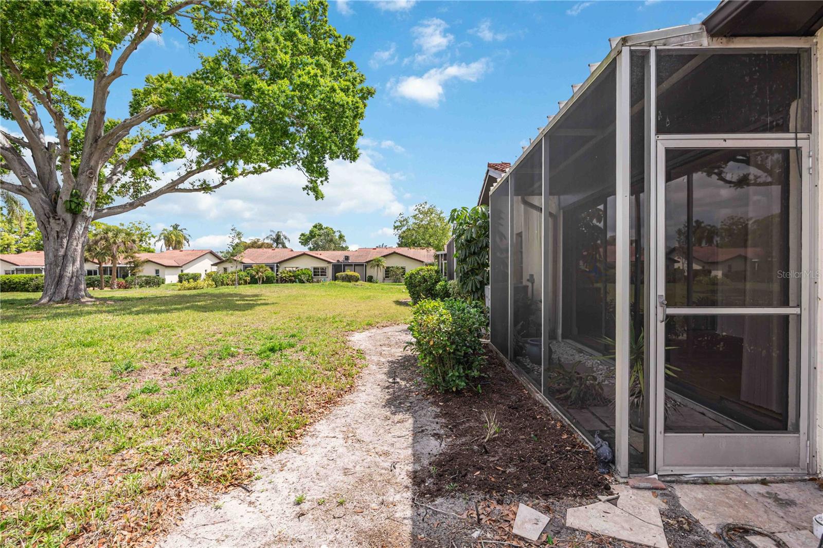 3880 EL POINIER CT #8702