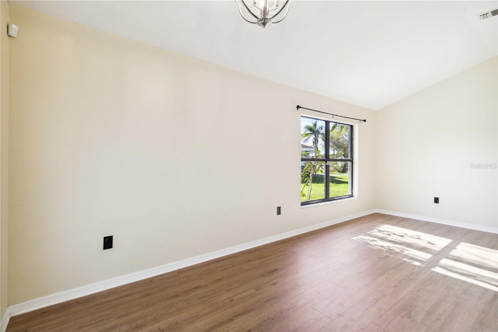 3509 65TH AVENUE CIR E