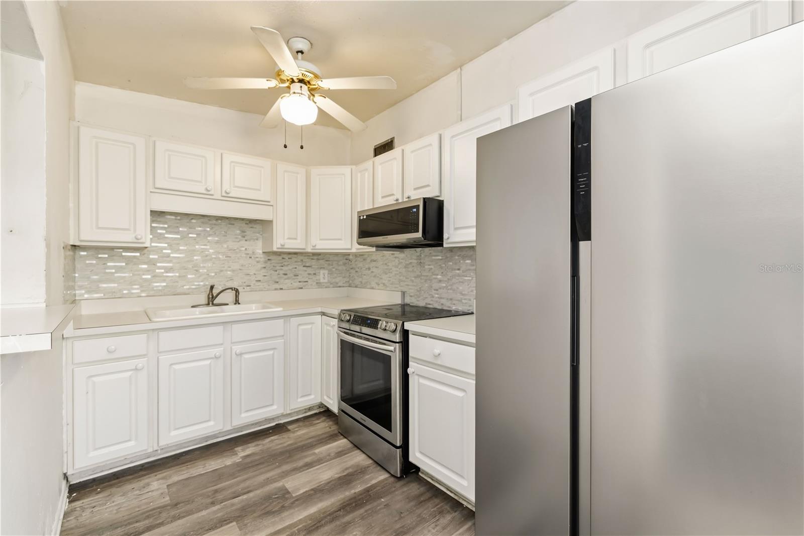 2615 9TH AVE. DRIVE E.