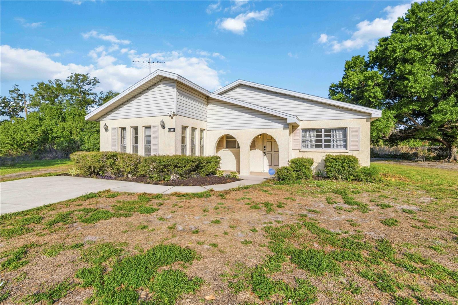 2615 9TH AVE. DRIVE E.