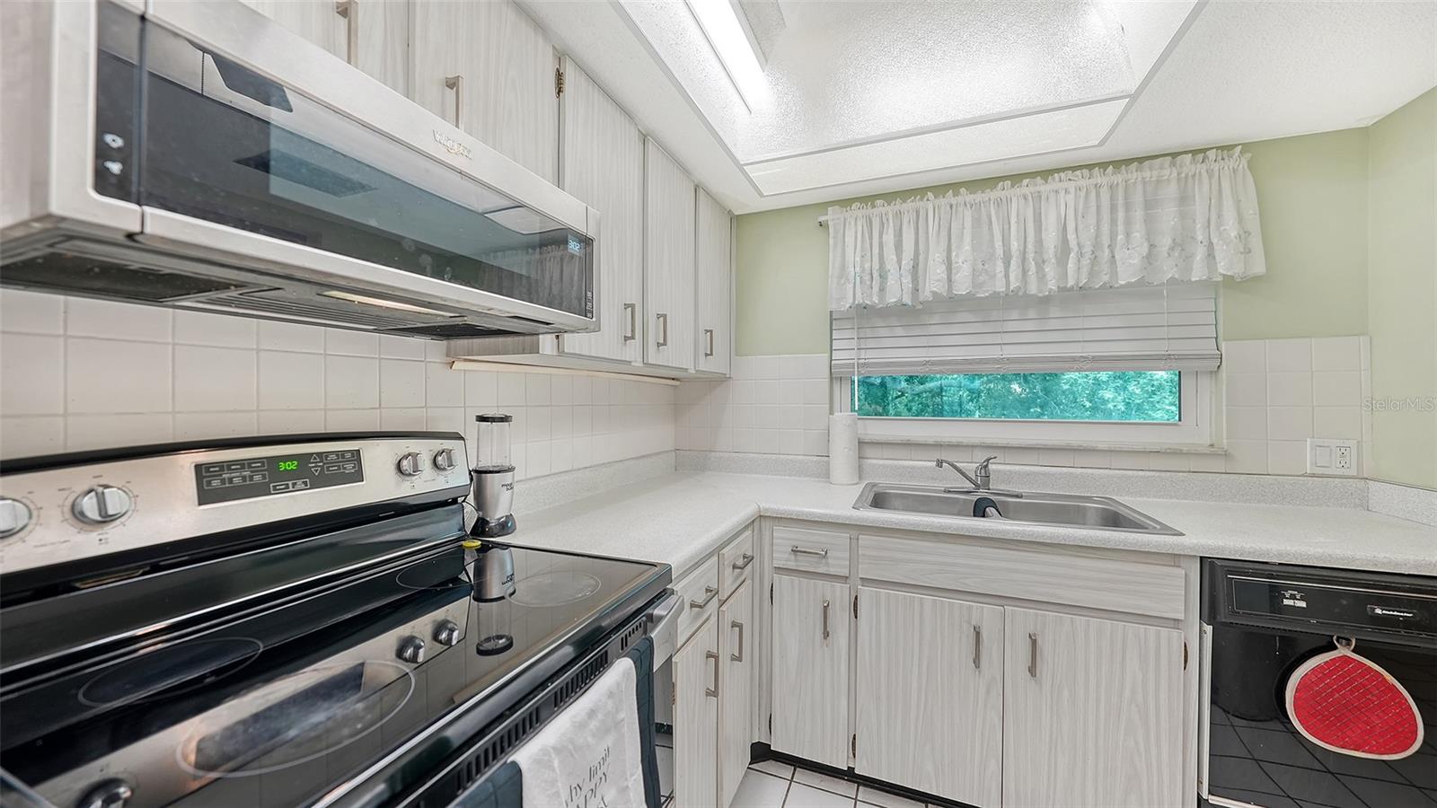 2260 STICKNEY POINT RD #324