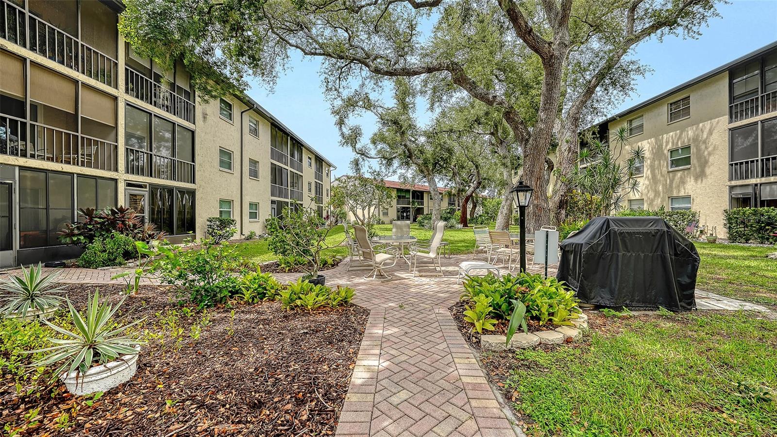 2260 STICKNEY POINT RD #324