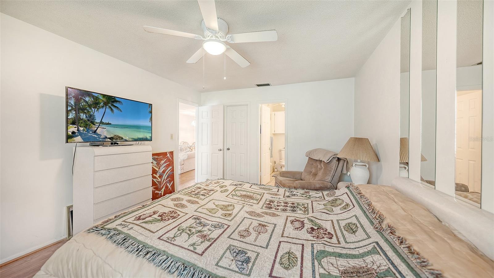 2260 STICKNEY POINT RD #324