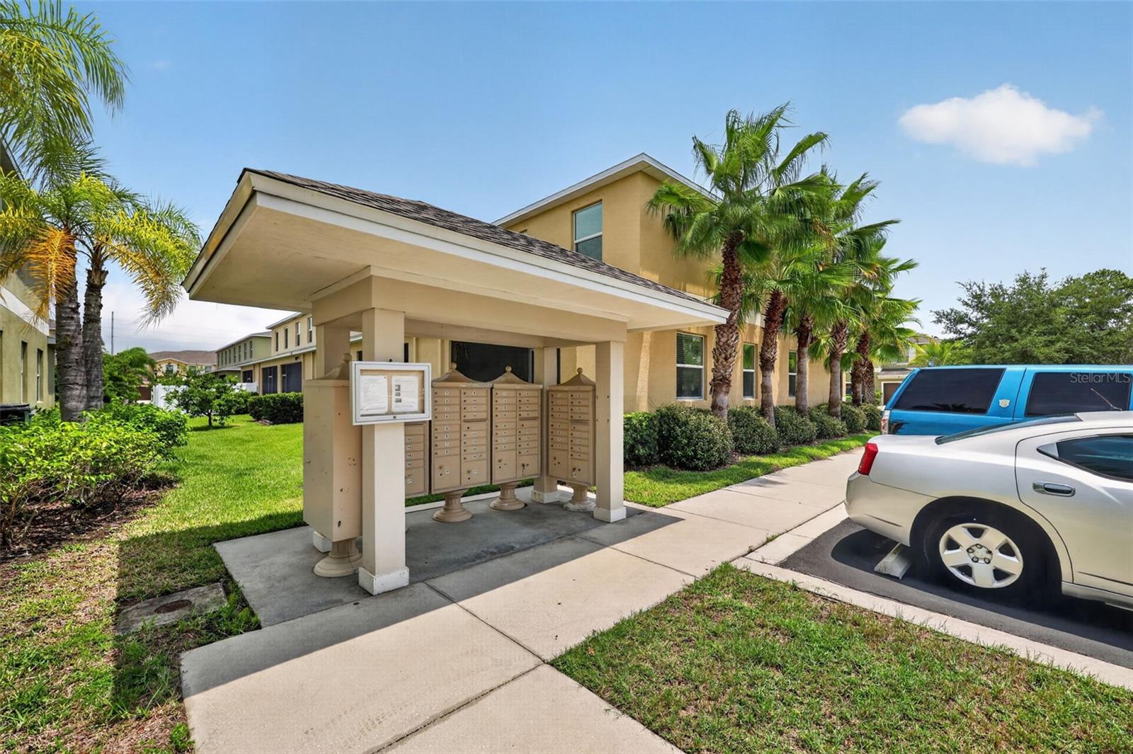 1702 IVORY GOOSE PL