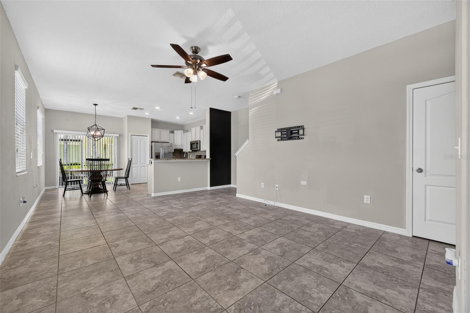 1702 IVORY GOOSE PL