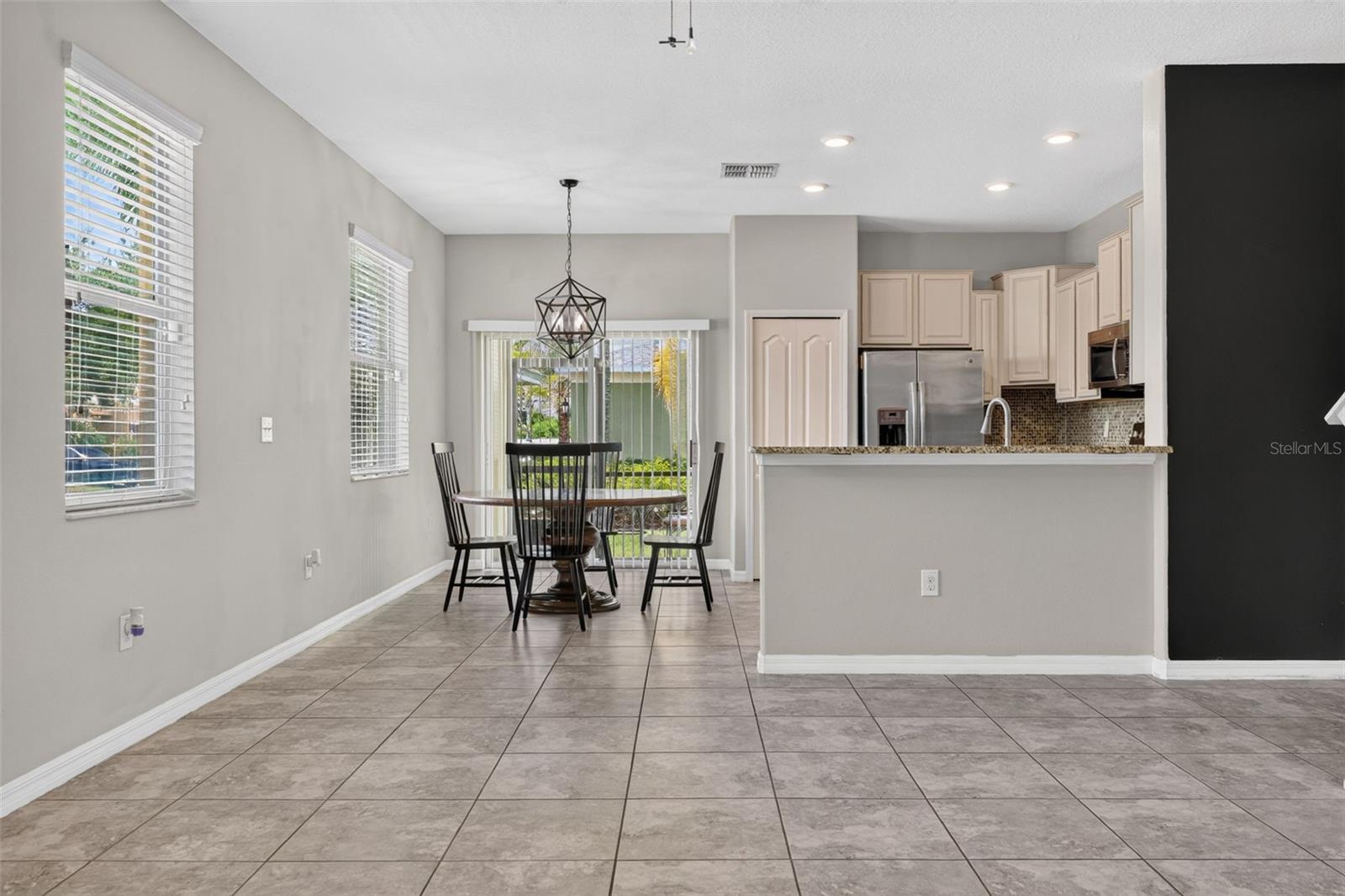1702 IVORY GOOSE PL