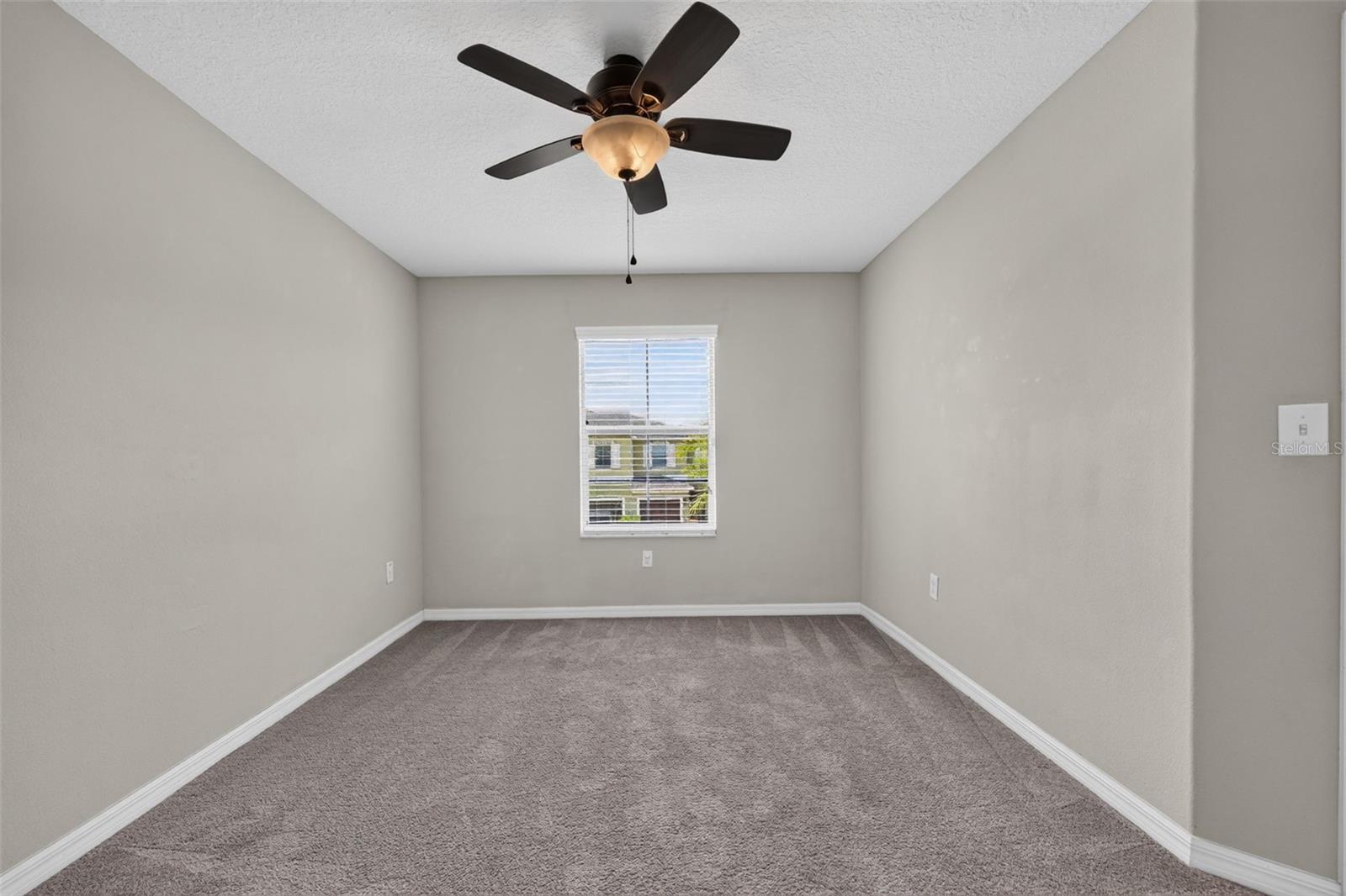 1702 IVORY GOOSE PL