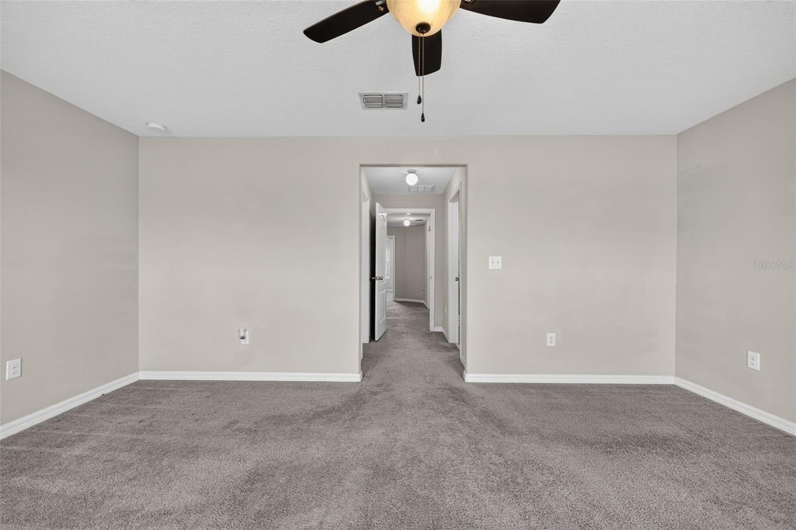 1702 IVORY GOOSE PL