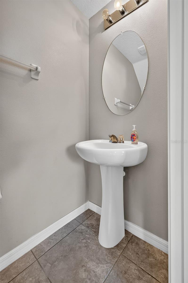 1702 IVORY GOOSE PL
