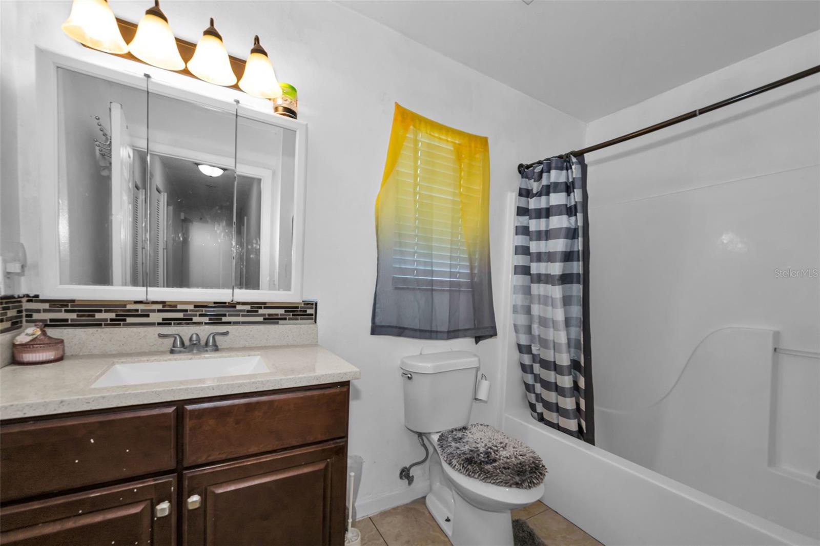 7526 CAROLTON CIR