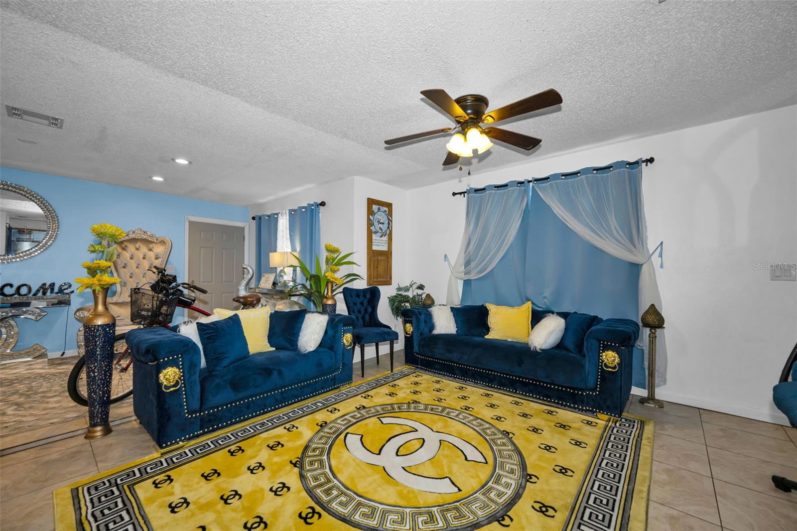 7526 CAROLTON CIR