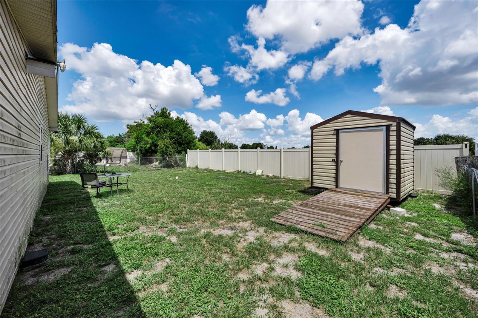 7526 CAROLTON CIR