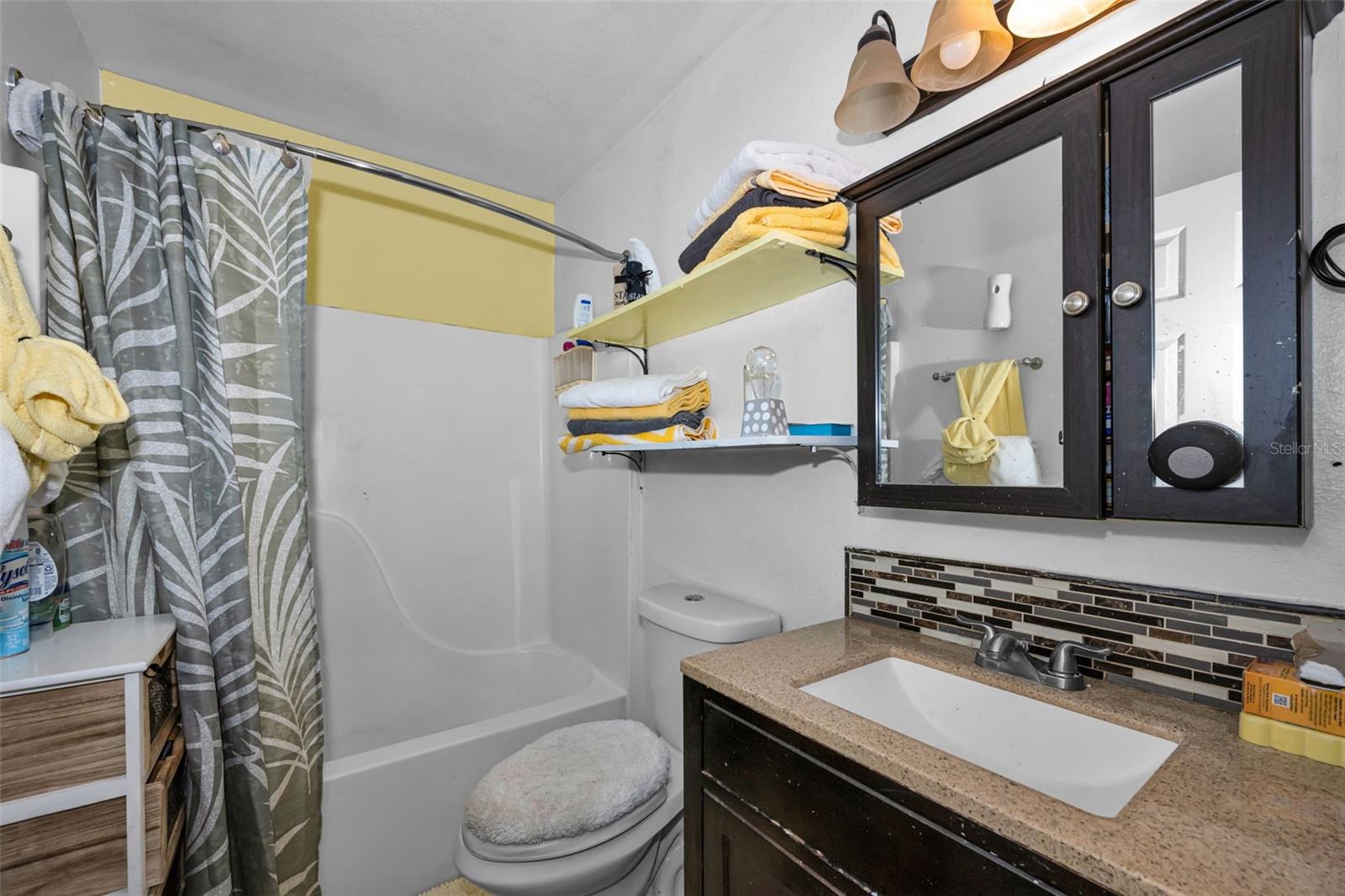 7526 CAROLTON CIR