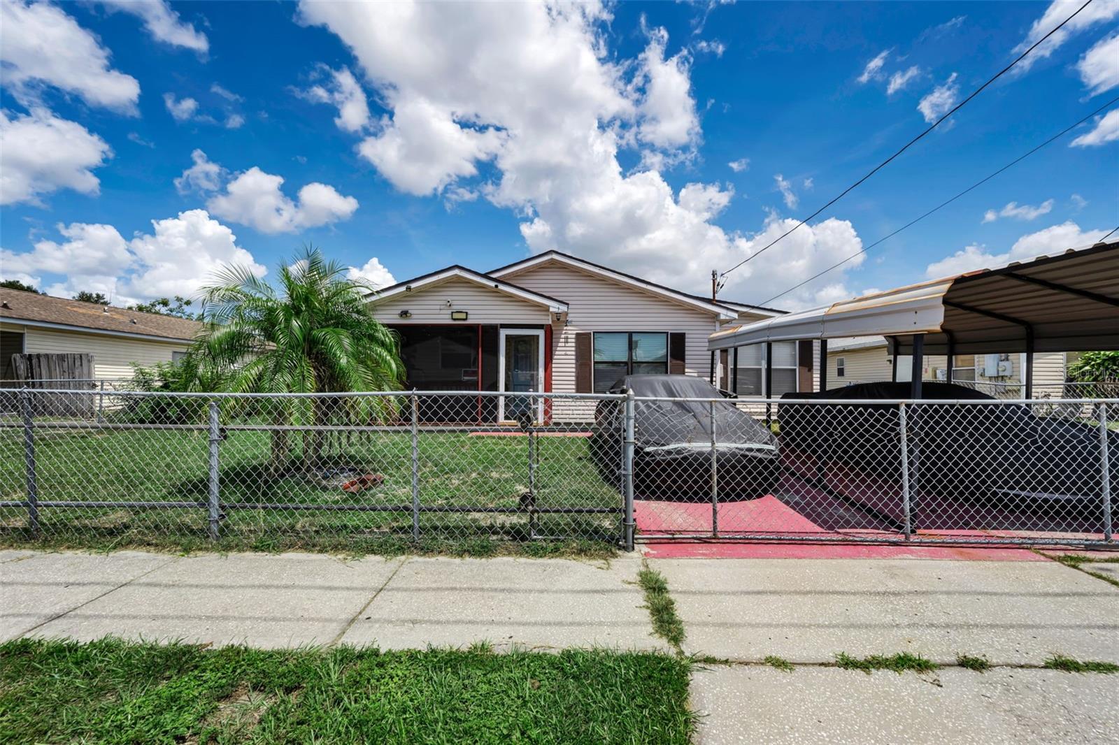 7526 CAROLTON CIR