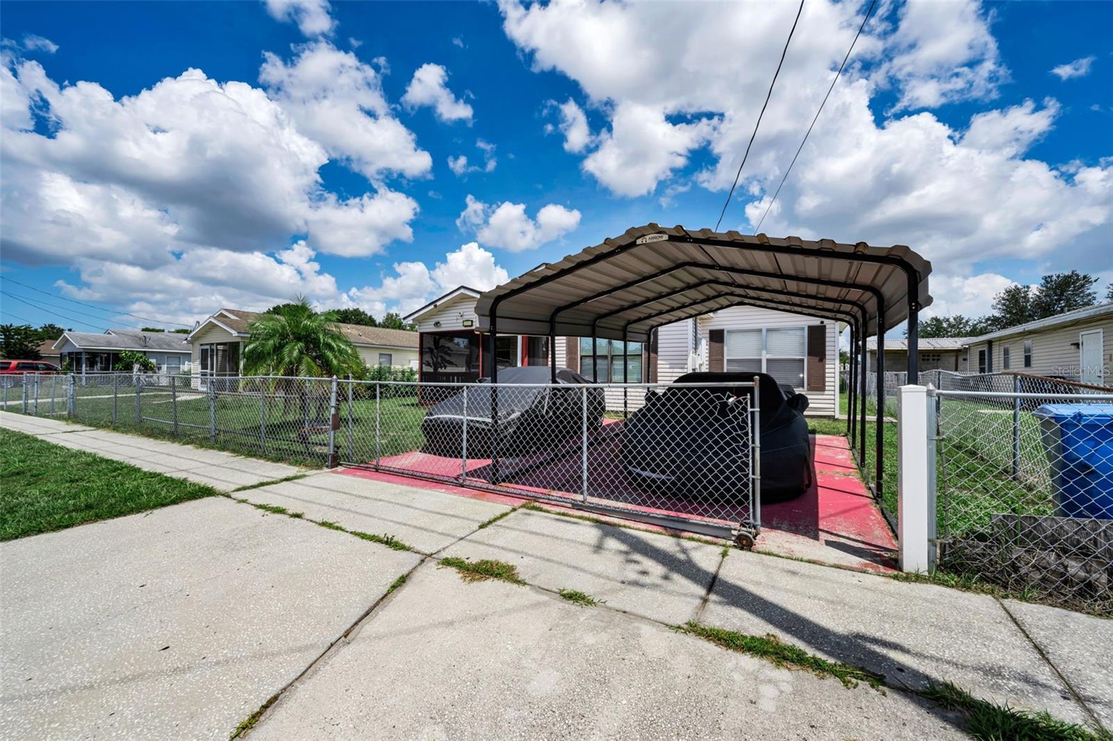7526 CAROLTON CIR