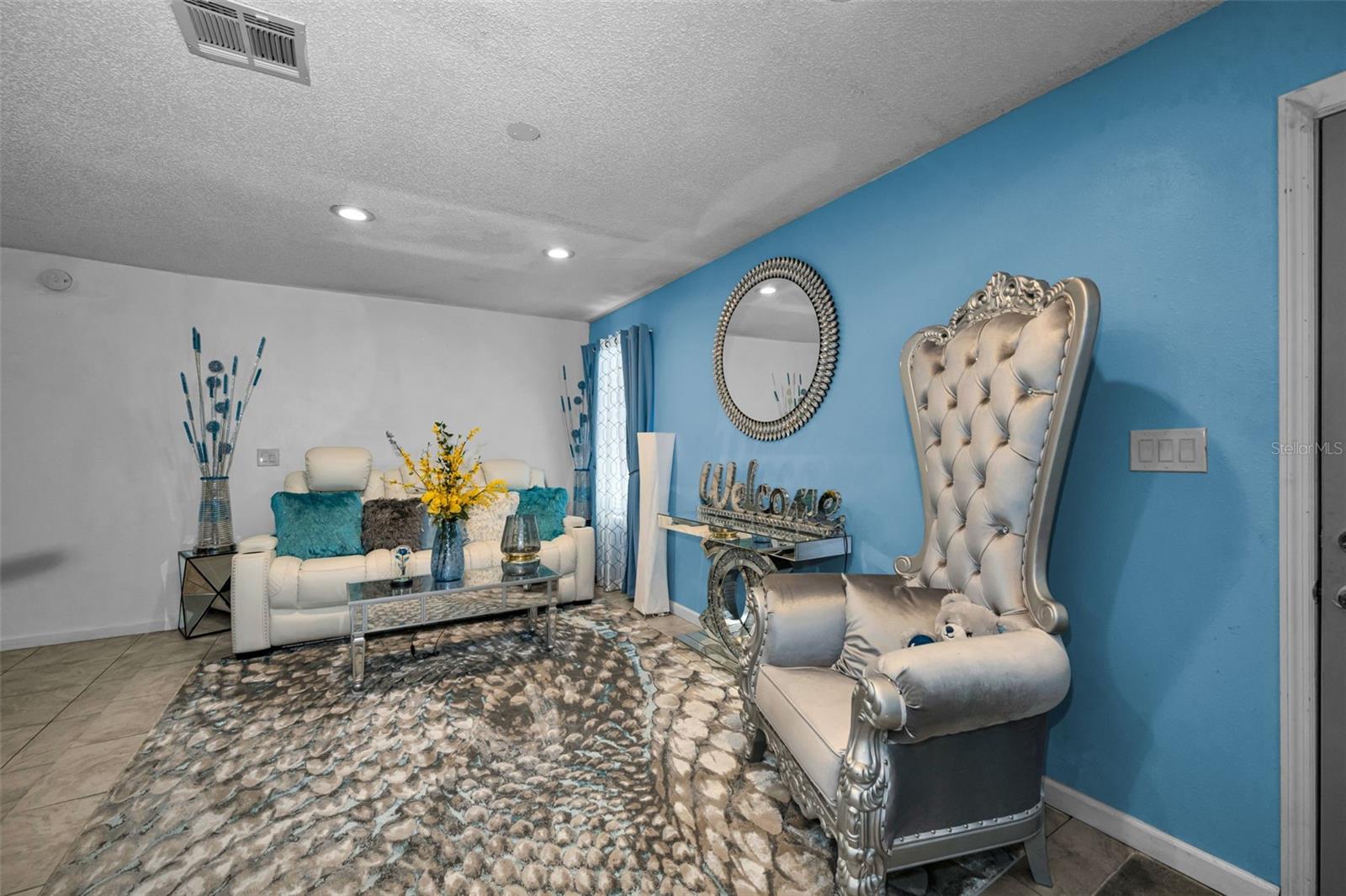 7526 CAROLTON CIR
